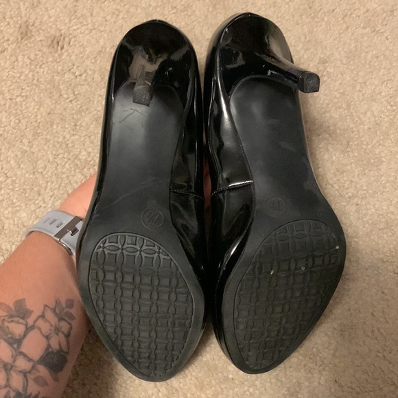 Black patent pumps - Picture 3 of 3